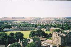 Third photo from the tower: there is more in St. Andrews than just the 3 streets: a lot of houses to the south.
